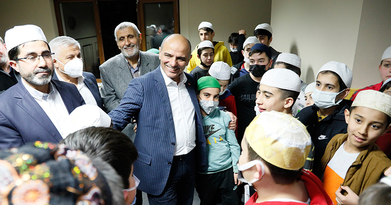 Öğrencilere çevre dostu ulaşım aracı bisiklet anlatılıyor