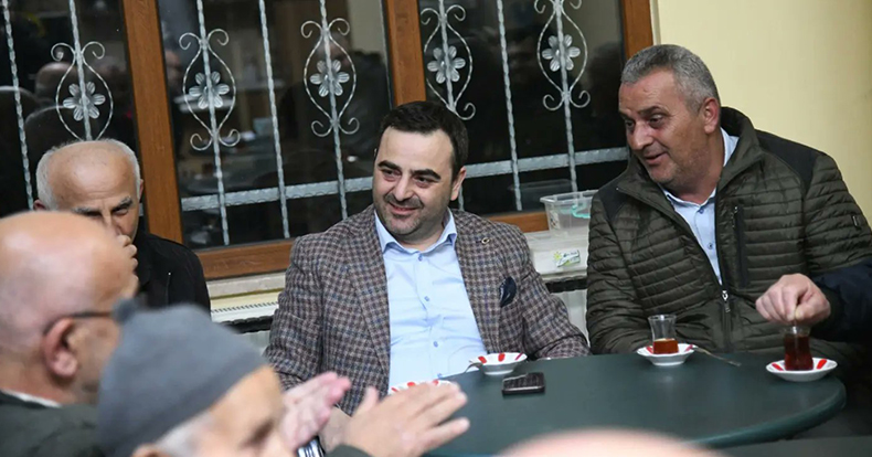 Başkan Özlü Hemşehrilerinin Gönüllerine Dokunuyor