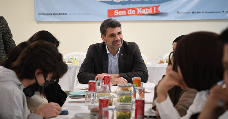 BAŞKAN KOCAMAN KADİMLİ GENÇLERLE İFTAR YAPTI   