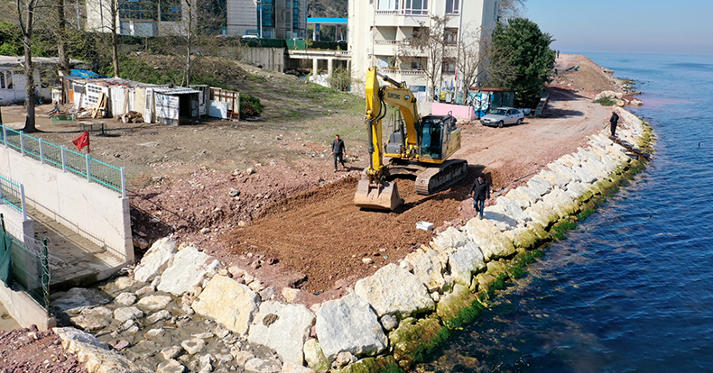 Değirmendere-Halıdere sahil düzenlemesi hızla devam ediyor