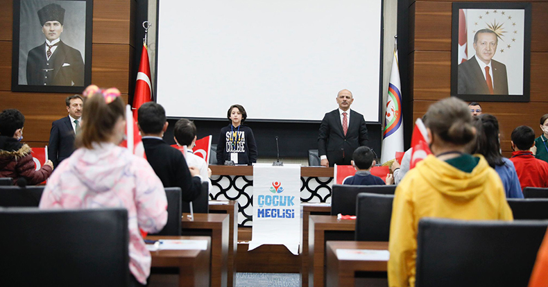 Körfez’de çocuk meclisi kuruldu