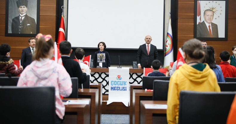 Körfez’de çocuk meclisi kuruldu