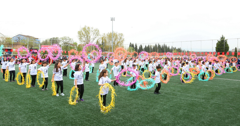 Derince’de 23 Nisan Şölen Havasında Kutlandı