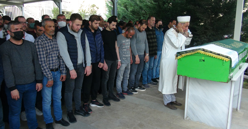 Feci kazada hayatını kaybeden 2 kişi toprağa verildi