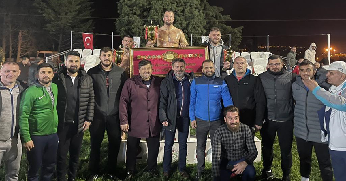 Altınova’da başpehlivanlığı Hüseyin Gümüşalan kazandı
