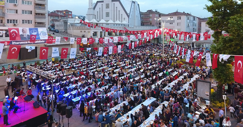 Başkan Aygün, vatandaşları iftara davet etti