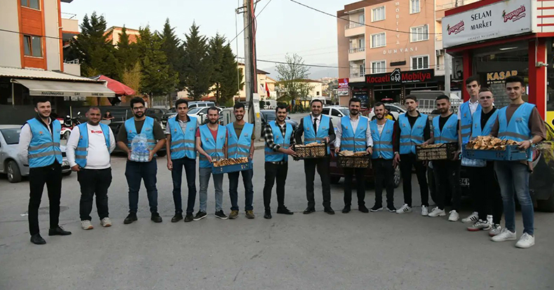 Başkan Özlü’den AK Partili Gençlerle Örnek Davranış