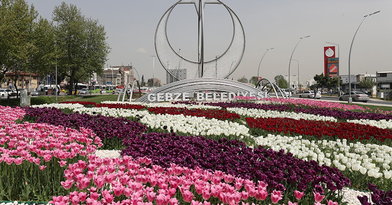 Gebze rengarenk çiçeklerle donatılıyor