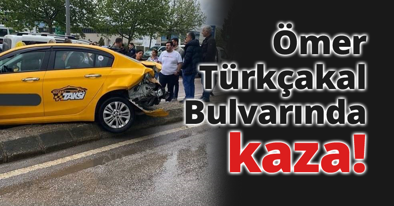 Gölcük istikametinde trafik kazası!iki araç birbirine girdi