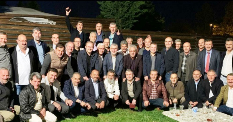 İzmit İmam Hatip Lisesi 86-87 Mezunları iftarda İbrahim Aydın'ın misafiri oldu