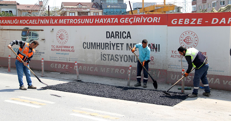 Darıca İstasyon Caddesi’nde yol onarımı