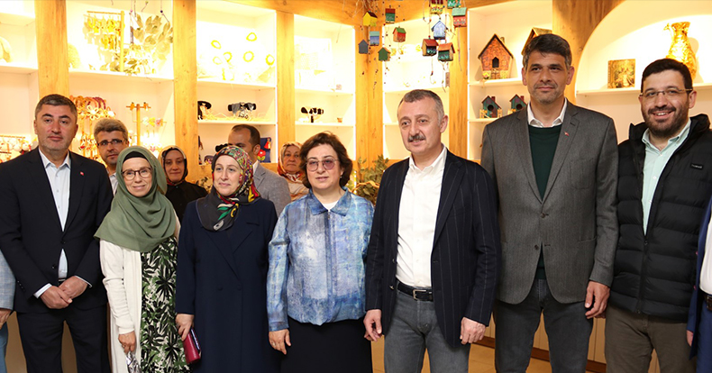 İlk alışverişi Başkan Büyükakın yaptı