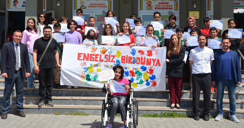 Öğrenciler, öğretmenleriyle birlikte engelsiz dünya için robotik ürün geliştirdi