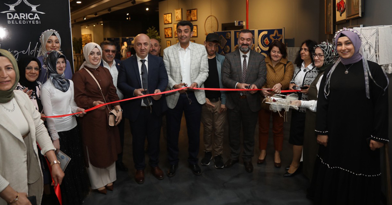 Darıca'da kursiyerlerin el emeği ürünleri sergileniyor