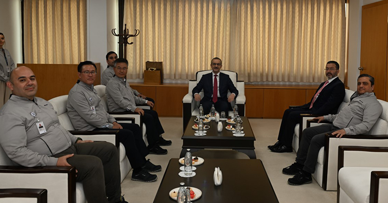Vali Yavuz, Önce Fabrika Sonra Okul Ziyareti Gerçekleştirdi