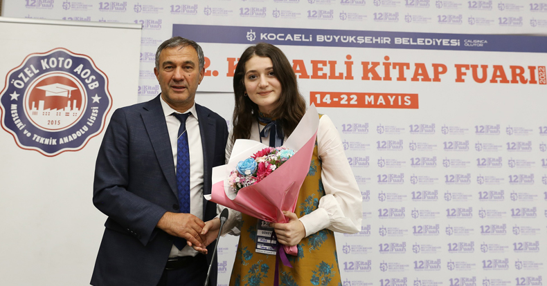KOTO Okulu’nun gururu Sehle Uysal, okuyucularıyla buluştu