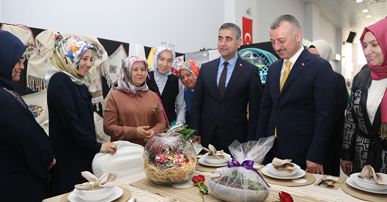KO-MEK’te ilk sergi müjdeler ile açıldı