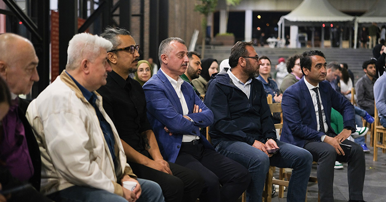 Şiir akşamı içimizi ısıttı