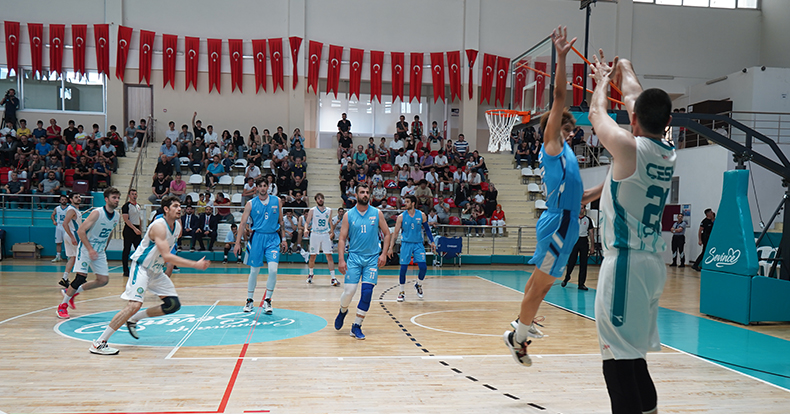 Çayırova Belediyesi Basketbol Takımı rakibini farklı yendi