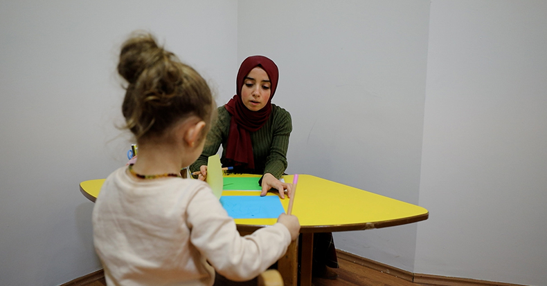BAŞİSKELE BELEDİYESİ'NDEN ÜCRETSİZ PEDAGOG DESTEĞİ