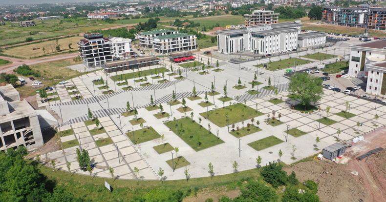Kartepe Kent Meydanı’nda çınar ağaçları yeşerecek