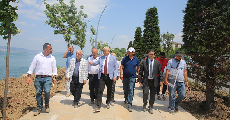 Gündoğdu, Değirmendere- Halıdere sahil düzenleme çalışmalarını inceledi