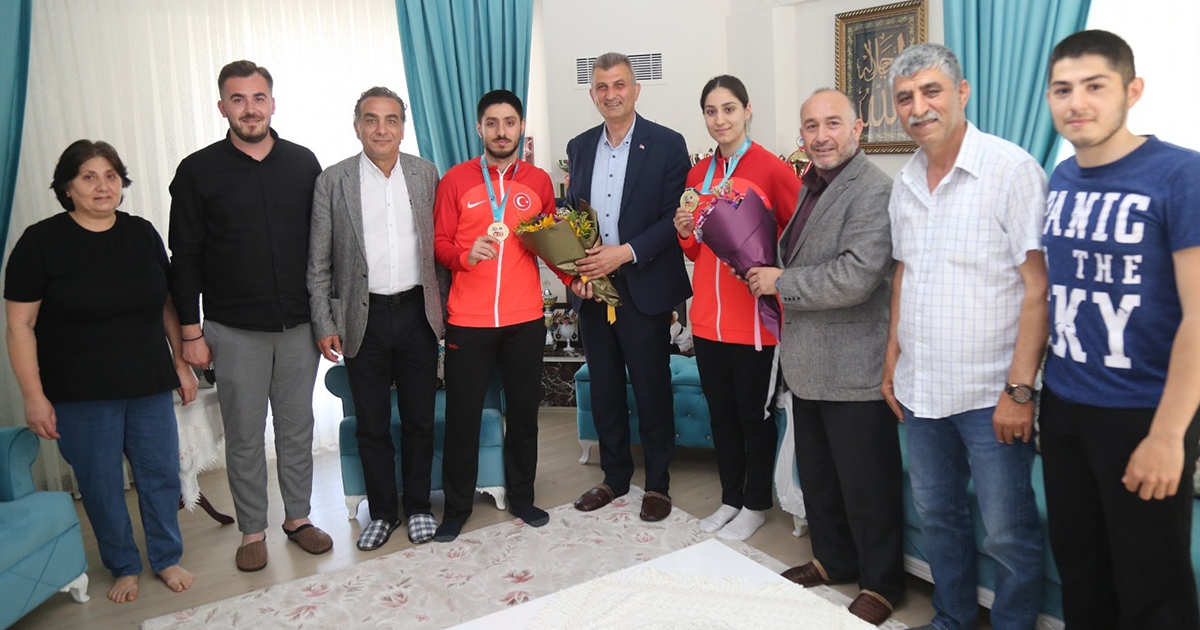 Abi kardeşten karatede büyük başarı