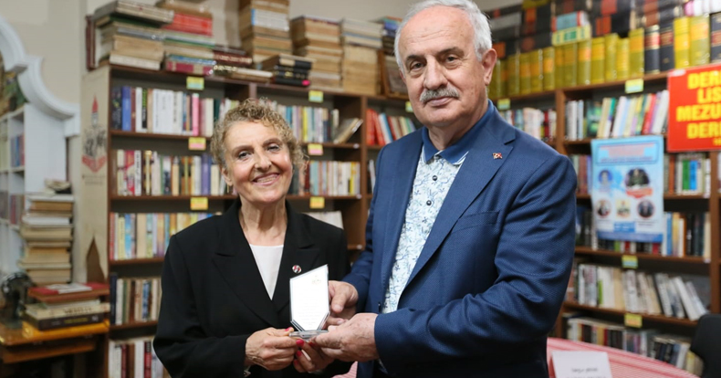 Derince’de Söyleşi ve İmza Günü