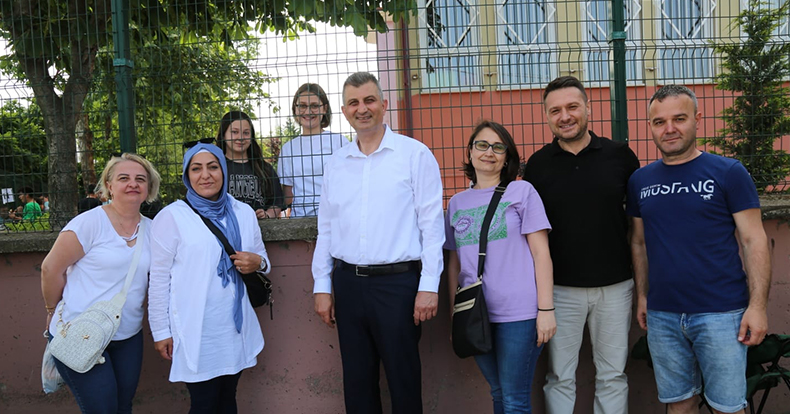 Başkan Sezer  LGS’ye Giren Öğrencileri Yalnız Bırakmadı
