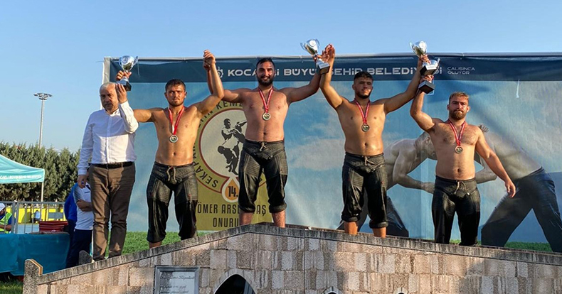 Gölcüksporlu Pehlivanlardan Seka'da 3 Derece Birden