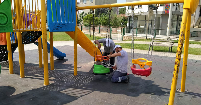 Darıca'da çocukların güvenliği için parklar yenileniyor
