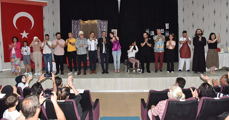Kartepe'de “Sevgili Yönetmenim” Büyük İlgi Gördü