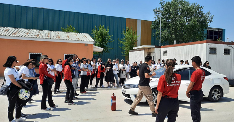 Büyükşehirden, ev kadınlarına yangın ve acil durum eğitimi
