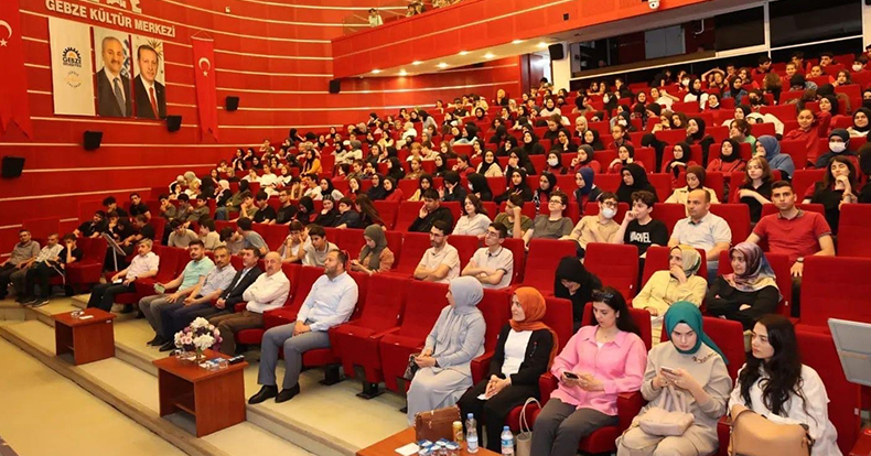 Gebze'de 40 Hadis Ezbere Okuma Yarışması düzenlendi
