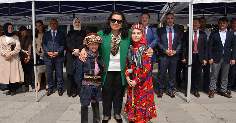 Körfez İlçemizdeki Sergi Açılışı Bayan Yavuz’un Katılımlarıyla Gerçekleştirildi 