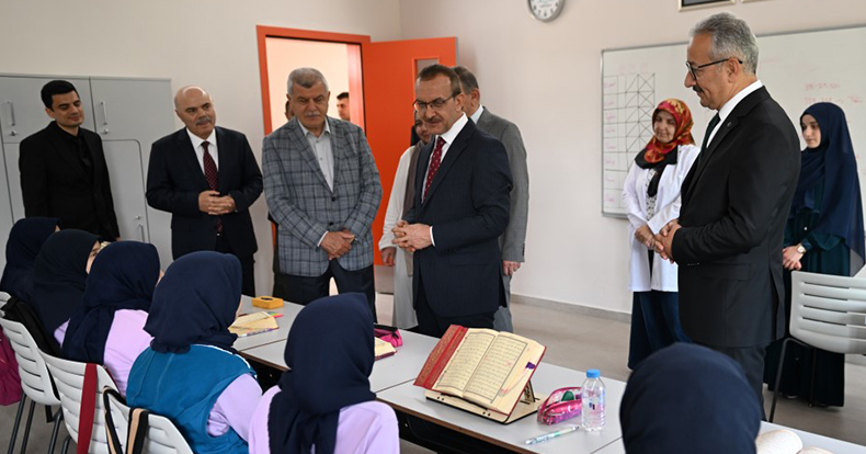 Vali Yavuz’dan Okul Ziyareti