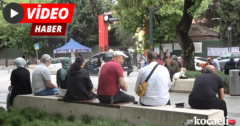 Öğrenciler içeride, veliler dışarıda sınav heyecanı yaşadı