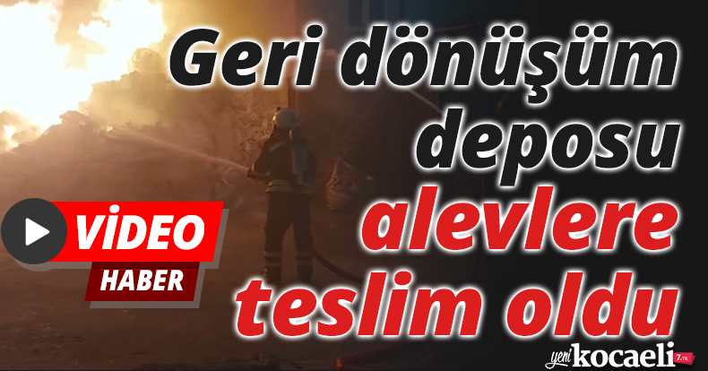 Geri dönüşüm deposu alevlere teslim oldu