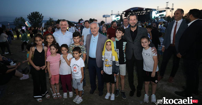 Başkan Büyükakın, Derincelilerin Yaz Neşesine ortak oldu 