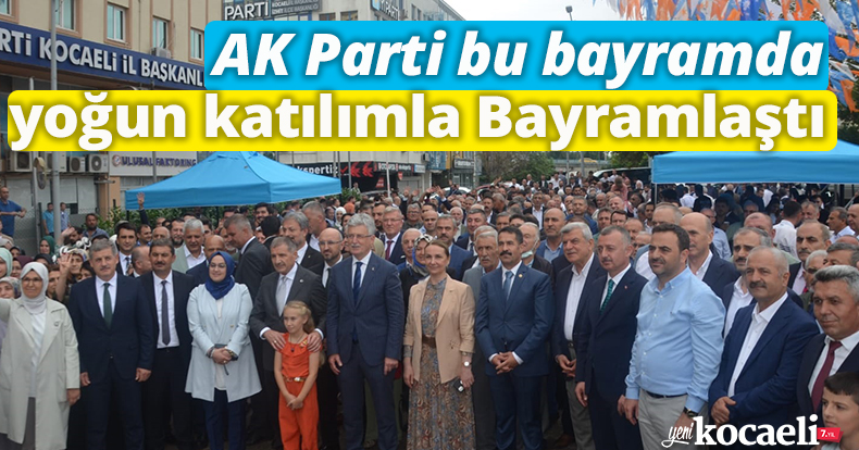 AK Parti yine yoğun katılımla bayramlaştı