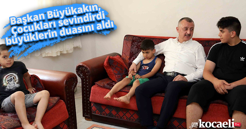 Başkan Büyükakın,  Çocukları sevindirdi büyüklerin duasını aldı