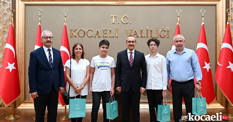 LGS’de Tam Puan Alan Öğrenciler Vali Yavuz’u Ziyaret Ettiler