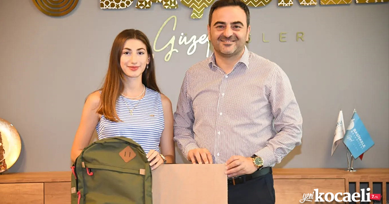 Başkan Özlü’den YKS’de Dereceye Giren Kardeşlerine Ödül