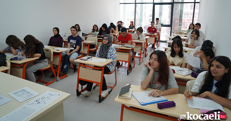 Gençlik Merkezi'nde YKS'ye hazırlanan 117 öğrenci üniversiteye yerleşti