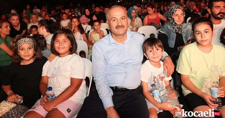 Gebze'de çocuklara sinema keyfi
