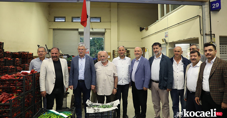 Ellibeş, güne meyve sebze halinde başladı