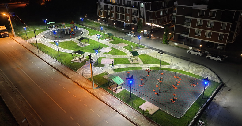 GÖLCÜK BELEDİYESİ İLÇEYE YENİ PARKLAR KAZANDIRIYOR   