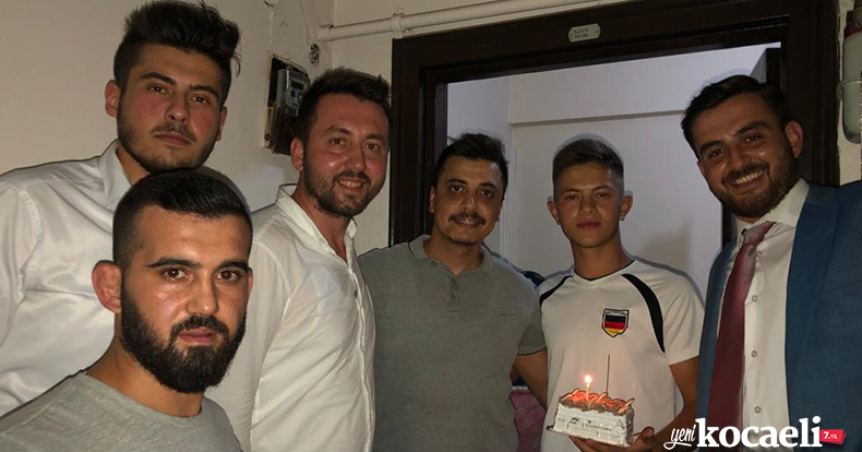 AK Gençlerden sürpriz doğum günü 