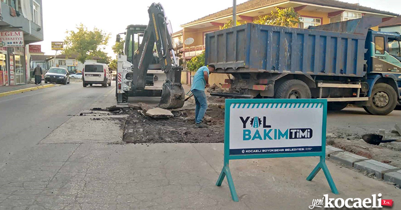 Vatandaş talep ediyor, Yol Bakım Timi yapıyor