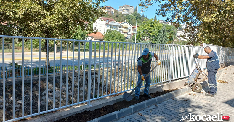 Derince’de Yeşil Alan ve Parklarda Bakım Çalışmaları